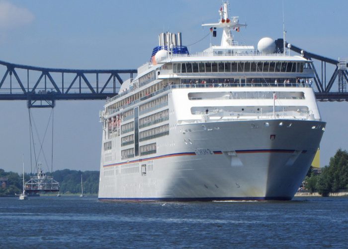 Europa 2 03 Traumschiff Europa 2 auf dem NOK